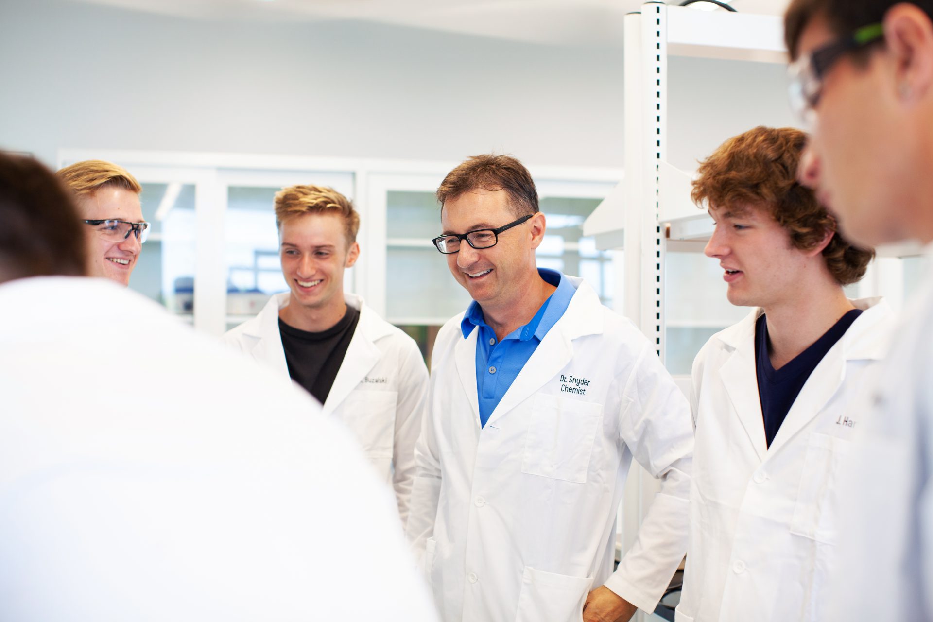 Dr. Snyders chemistry lab class with students