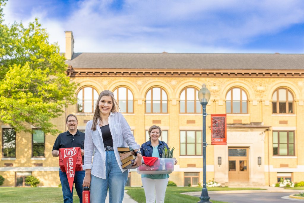 Do you know what to expect in college? Grace College is here to help how to prepare for college, check out our first year experience.