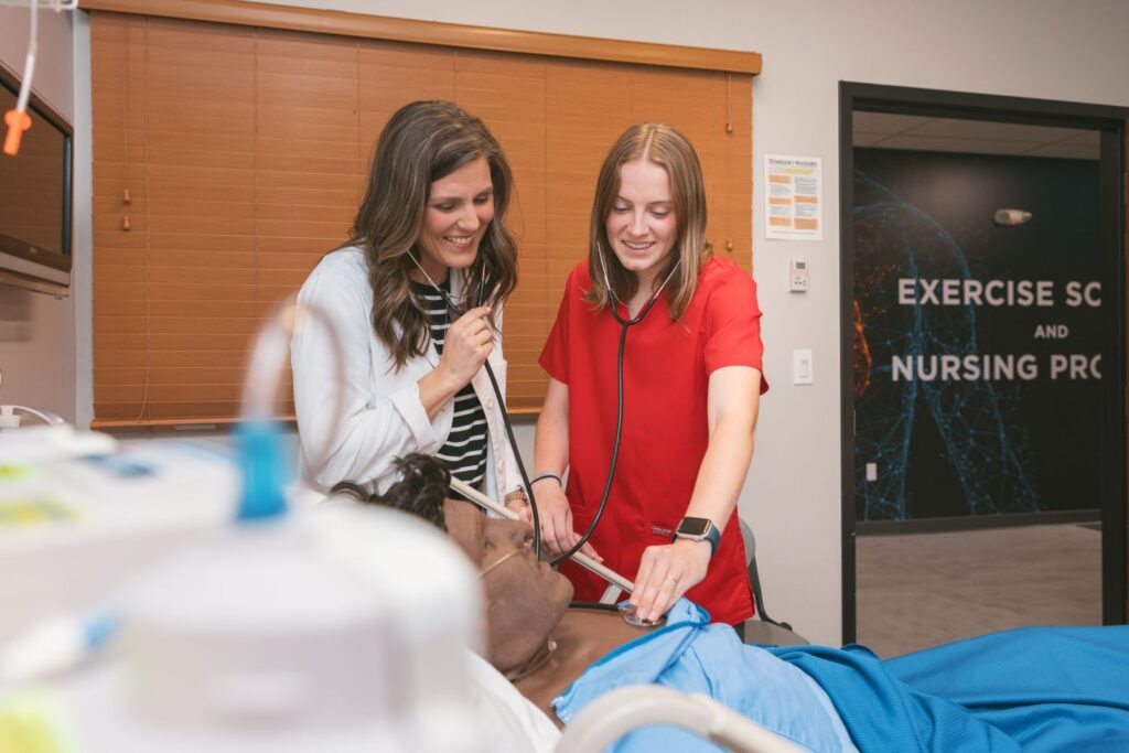 Grace College Nursing School brings you 10 Nursing Student Tips to get you off on the right foot. Learn about our BSN, best nursing schools.