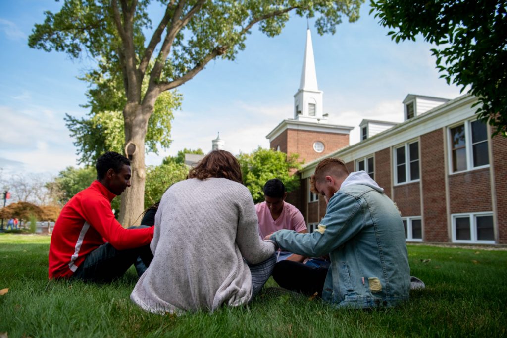Are you looking for a Christian college that will challenge your faith, in your chosen career field? Apply to Grace College today.
