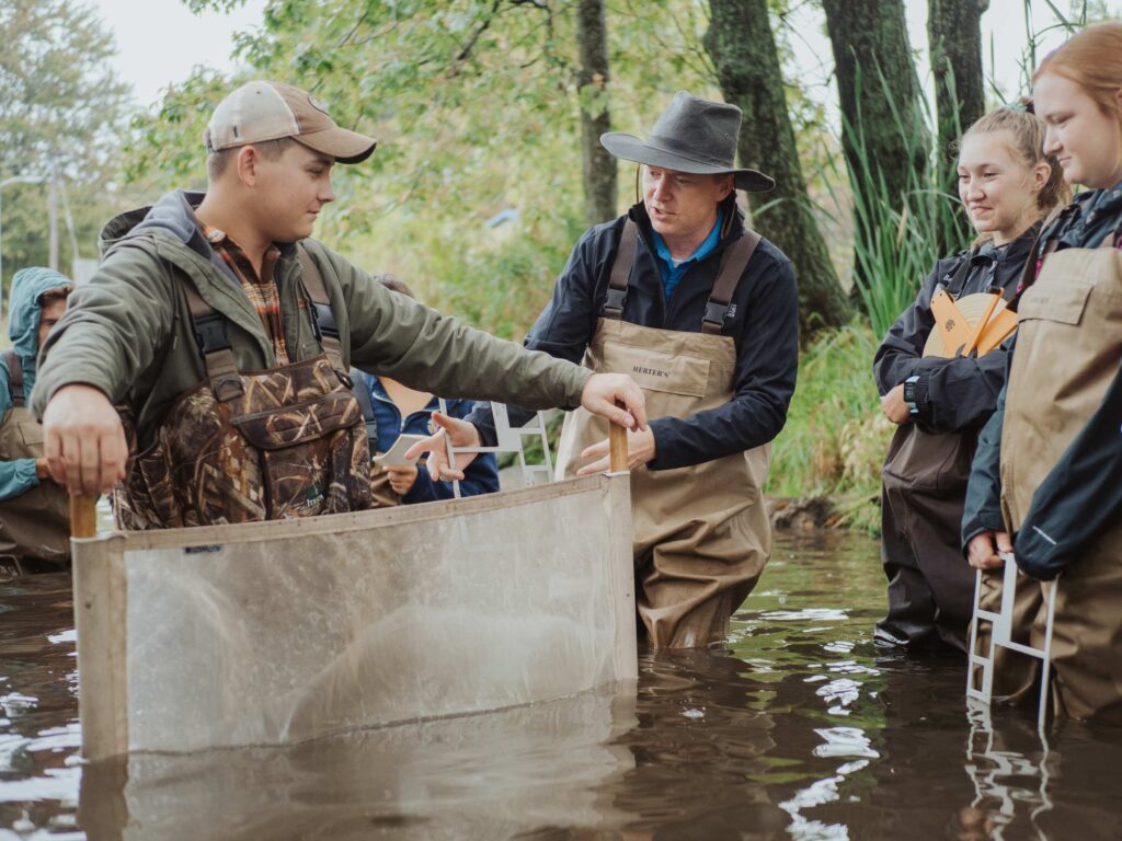 Environmental Science vs Environmental Studies vs Environmental Biology. Grace College explores the differences and equips you for careers.