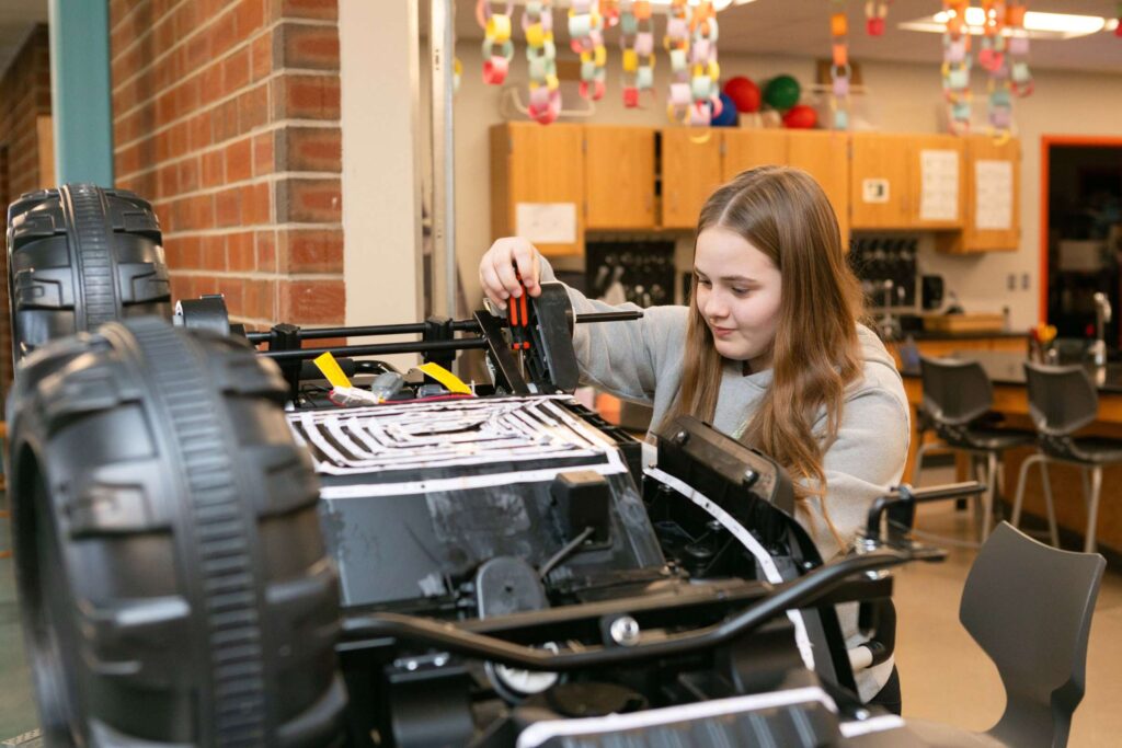 Grace College Department of Education continues to be Engineered to Serve, while partnering with middle school STEM Program. Learn More.
