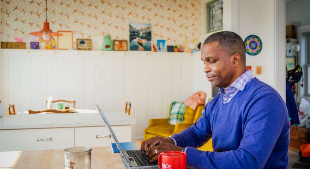 Add pursue a degree to your list after your learn the 5 benefits of online education for working adults at Grace College Online.