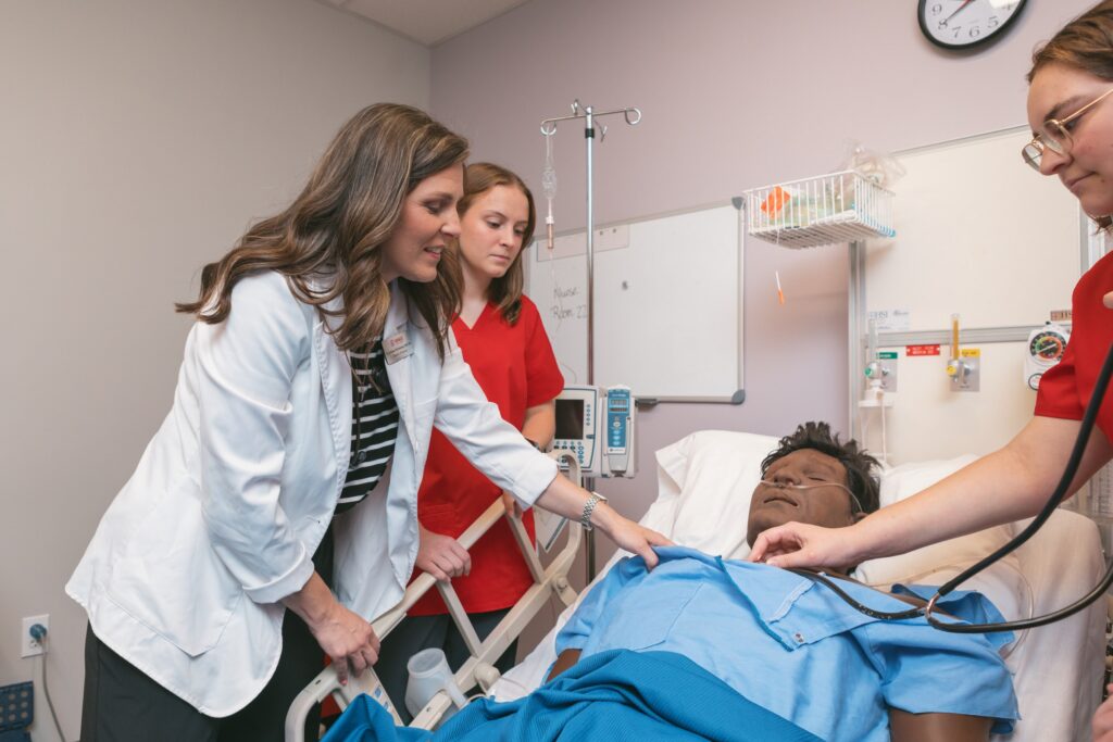 Looking to Major in Nursing? Wondering what does a nurse do? Grace is a Christian College in Indiana with a Nursing Major. Apply Today.
